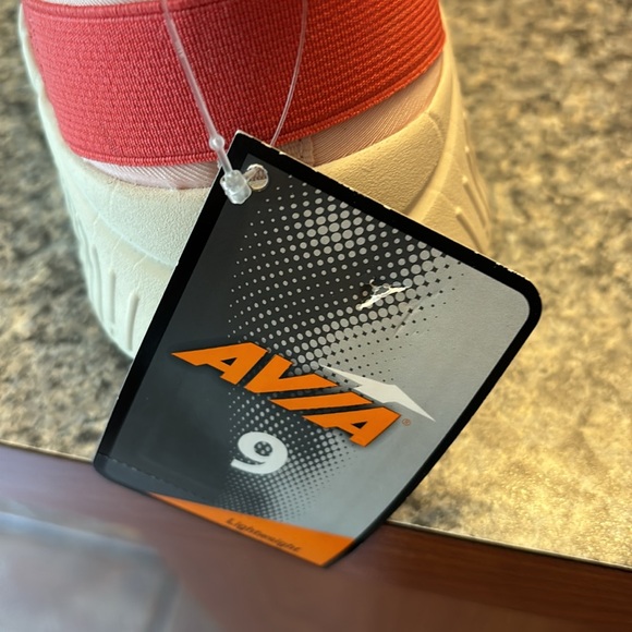 Avia NWT Women's Sneakers! Super comfortable!! Blush. Size 9. - Picture 2 of 6